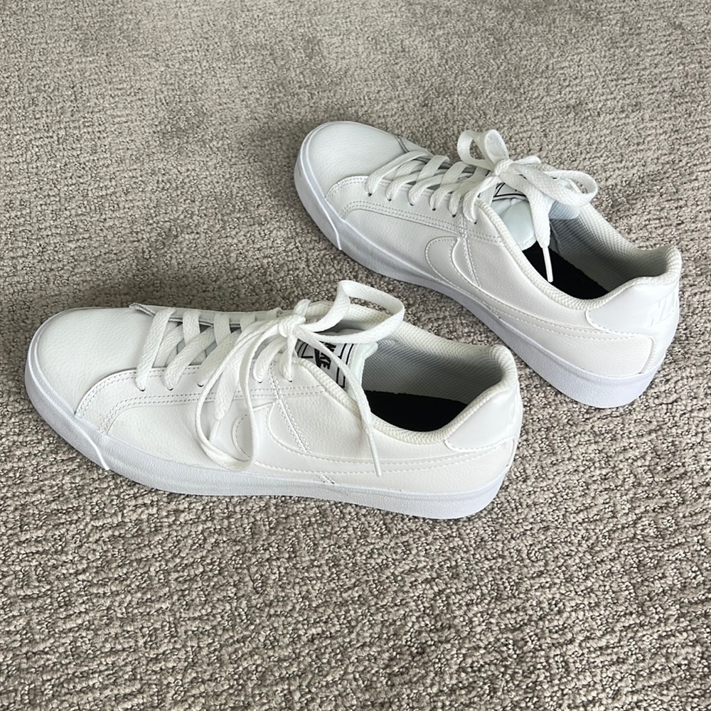 Leather Nike sneakers size 8.5